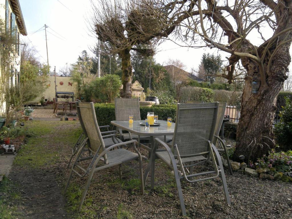 La Maison Jaune Bed & Breakfast Bouresse Luaran gambar
